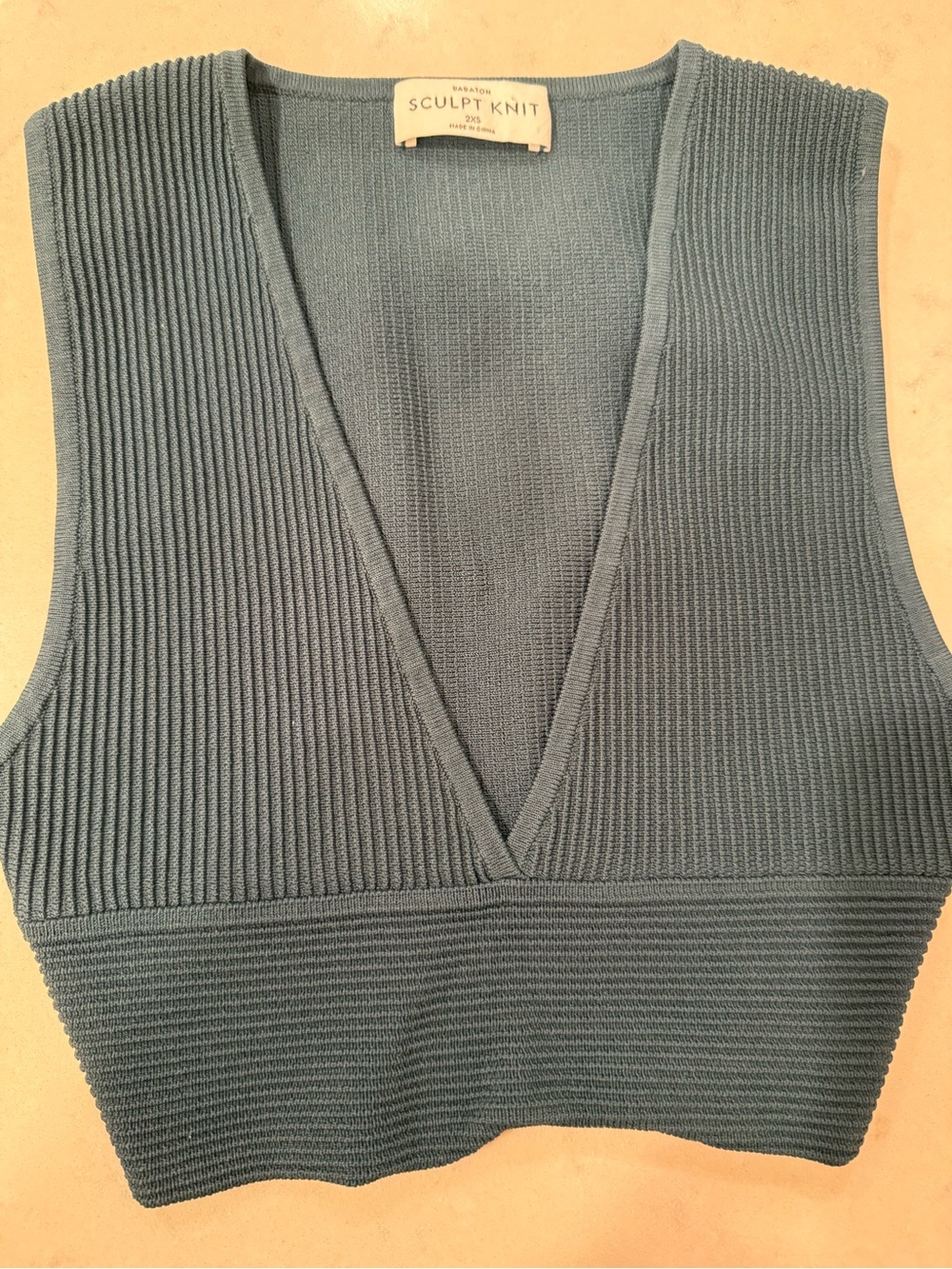 Babaton Aritzia Sculpt Knit Deep V Ribbed Crop Tank - Blue Green XXS